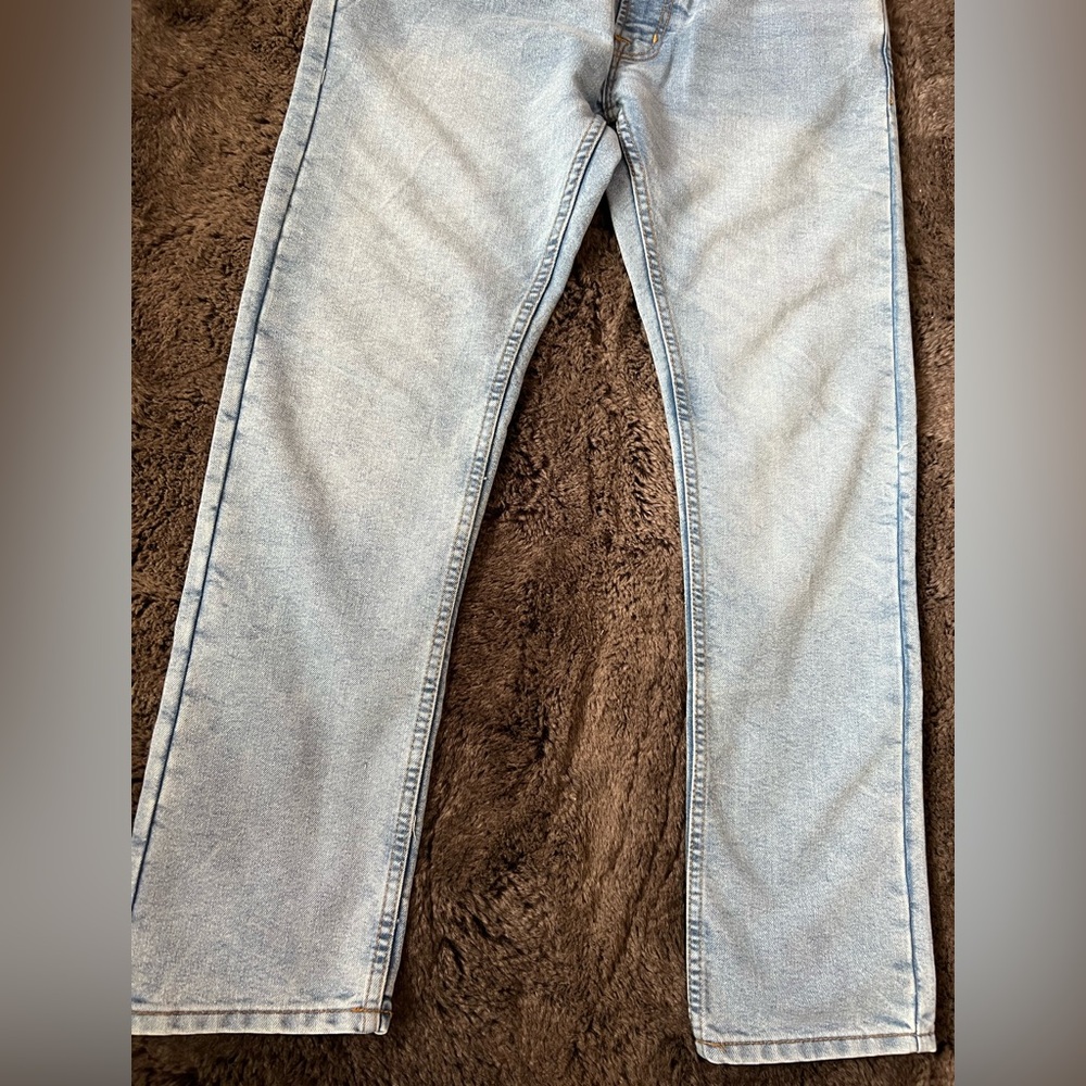 Old Navy Straight Leg Light Jeans Size 34x32 - Picture 4 of 7